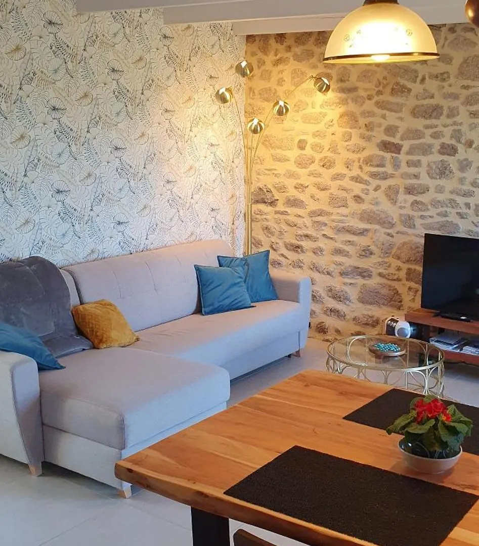 Villa Le Domaine De La Petite Chevre à Ploumagoar 0*,  France