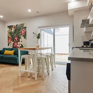 Spacious 2 Bedroom In Le Plateau By Denstays Montréal